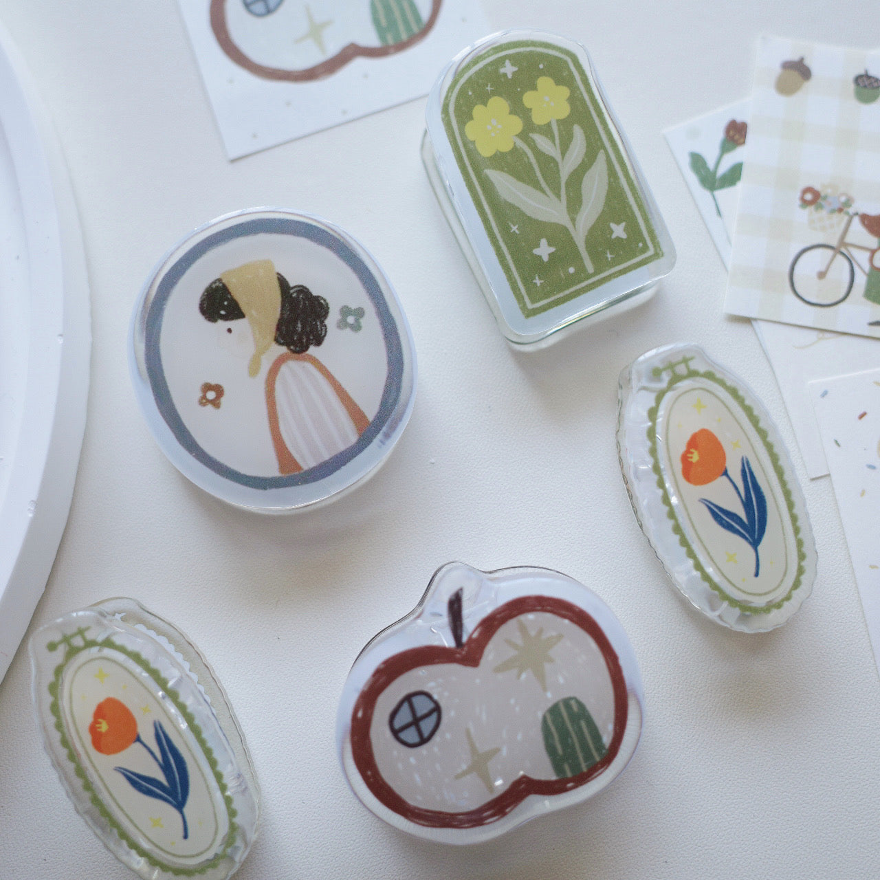 Light Retro Clips – Apple Girl & Bouquet Series