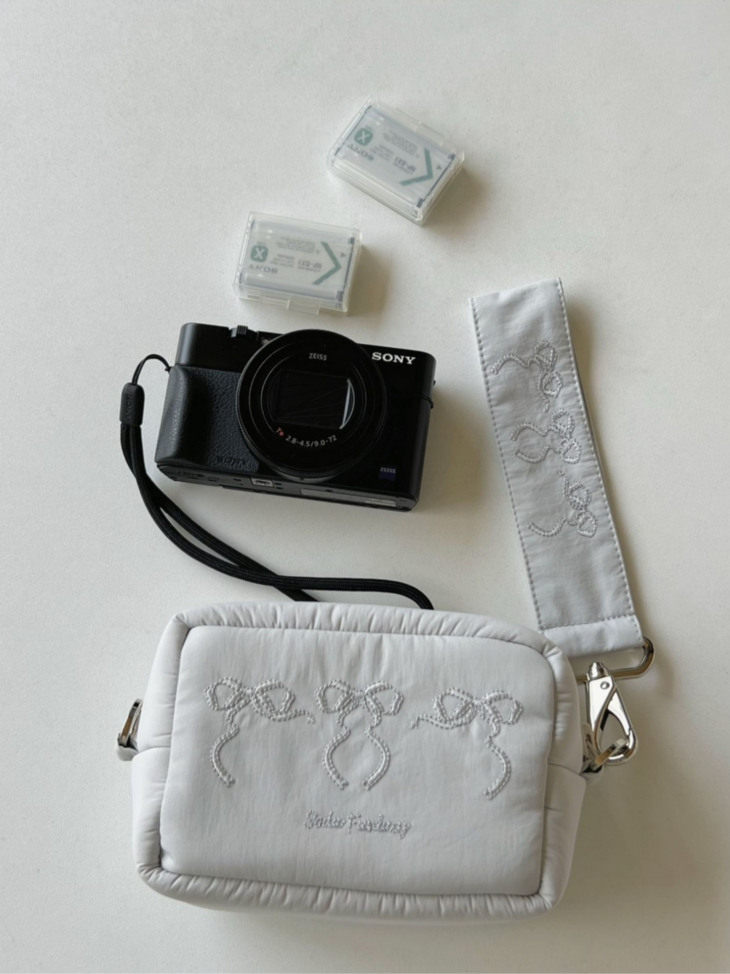 Original Dancing Bow Embroidered Camera Bag