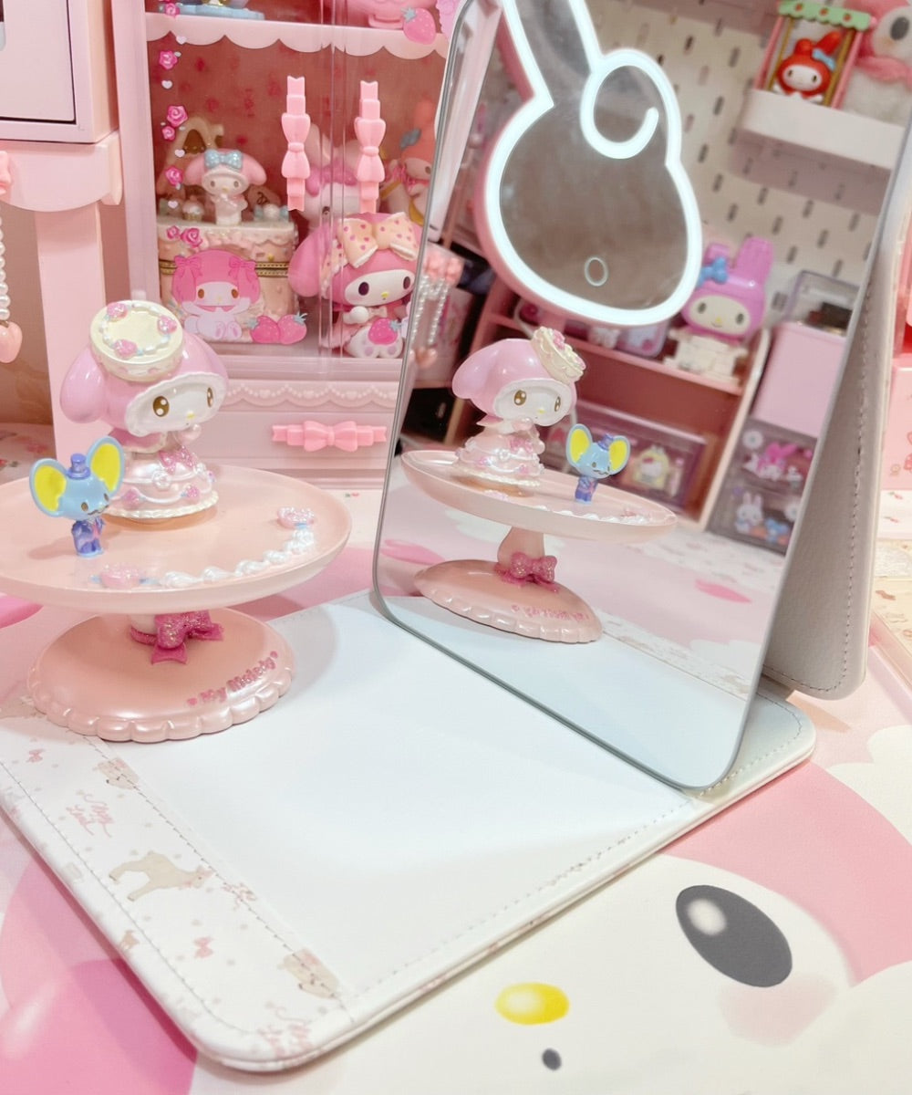 Original Design Happy Lamb Folding Mirror
