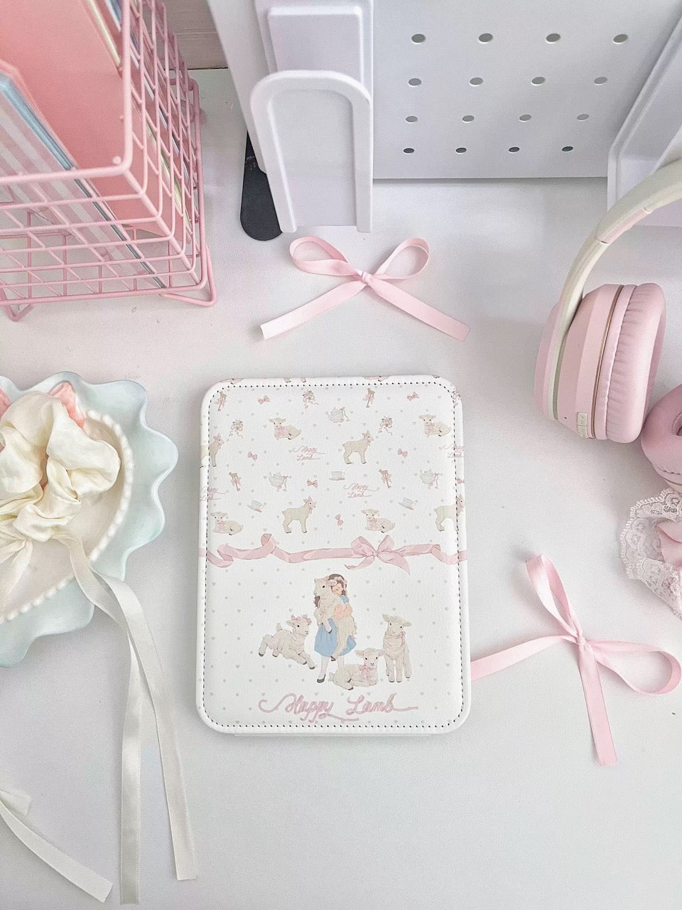Original Design Happy Lamb Folding Mirror