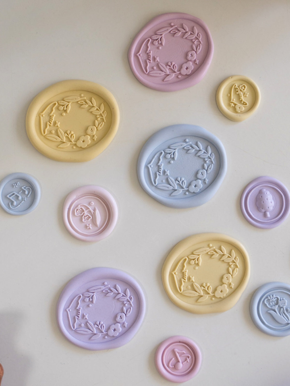 Original Floral Wreath Wax Sealing Stamps Head & Wooden Handle